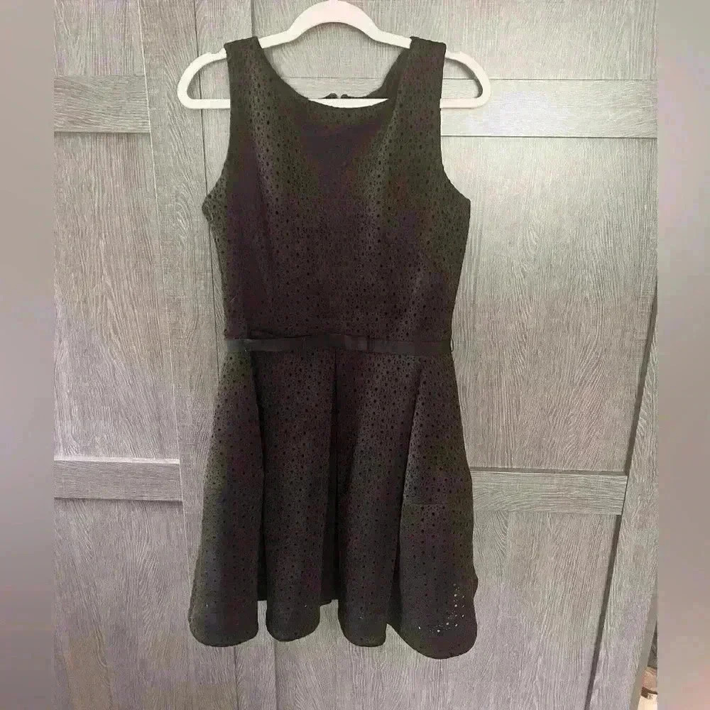 Black Sleeveless Tea Dress